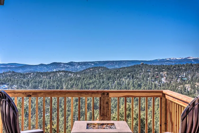 ‘Mountain’s Majesty’ Cabin w/ Hot Tub & Mtn Views! - Image 1