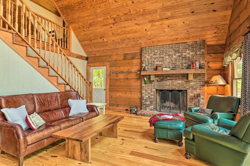 Game Room! Lakefront Family Cabin in Landrum - Image 1