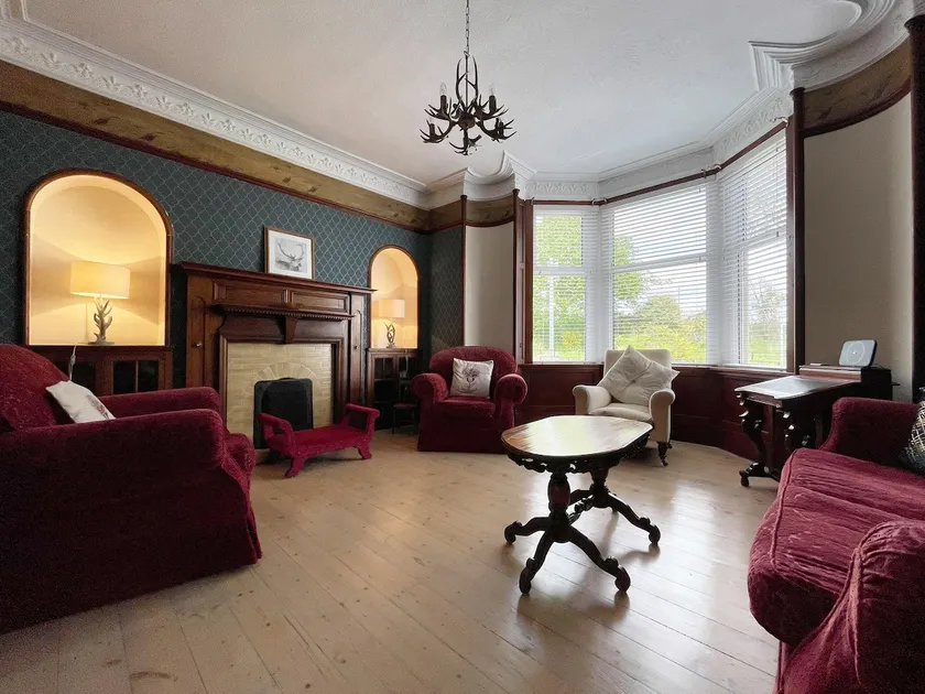Stanford House - Image 1