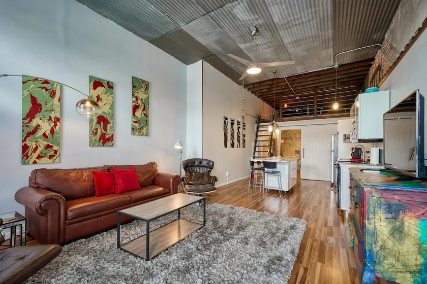 Scott's Downtown: Fantastisk renovering i hjertet af centrum! - Image 1