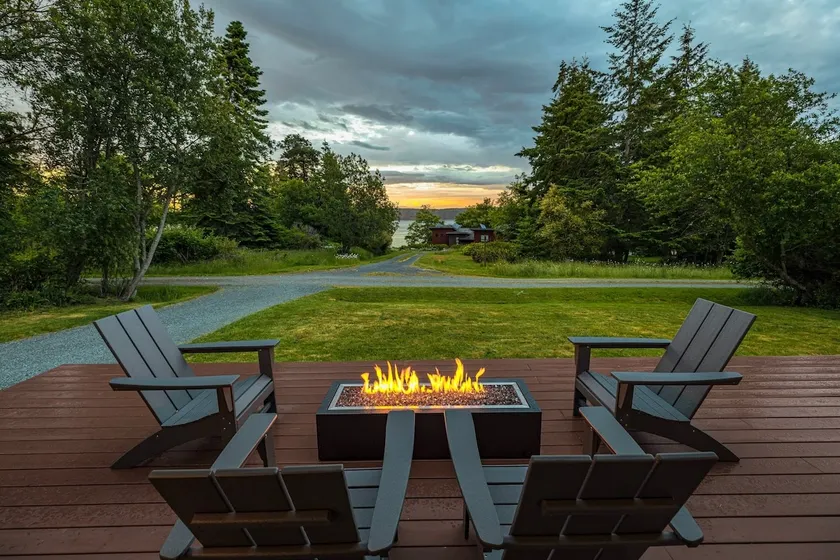 Renovated 2BR Cottage - Private Garden & Fire Pit - Image 1