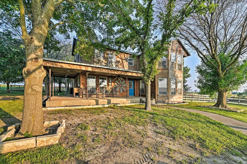 Charming Hamilton Farmhouse w/ Country Views! - Image 1