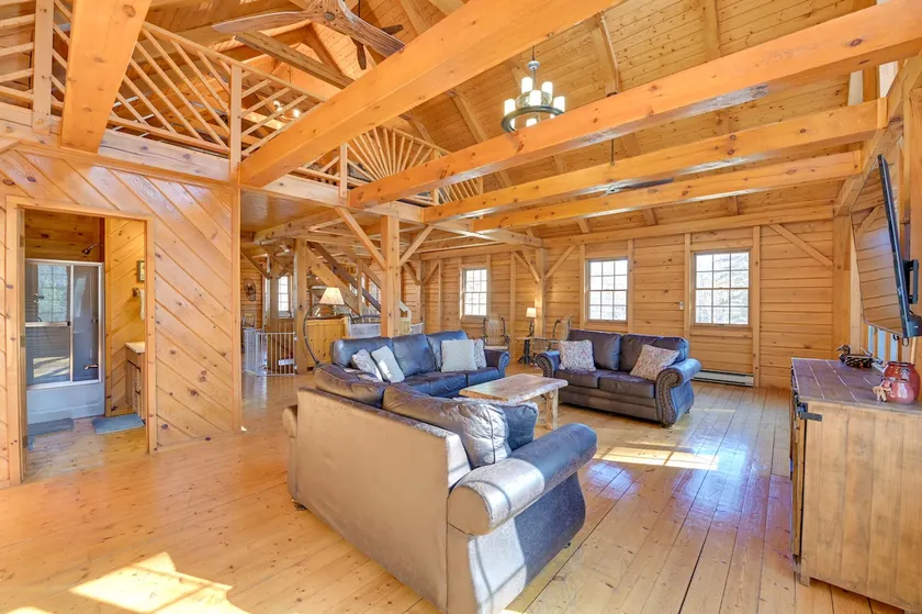 Athol Cabin w/ Deck & Fire Pit, 10 Mi to Lake - Image 1