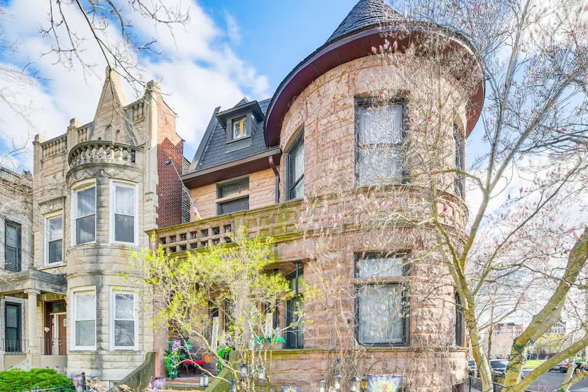 5 Mi to Millennium Park Apartment with Fireplaces - Image 1