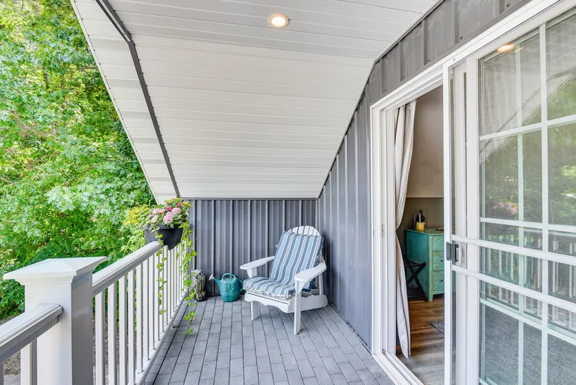 Benton Harbor Apt w/ Balcony + Fire Pit - Image 1