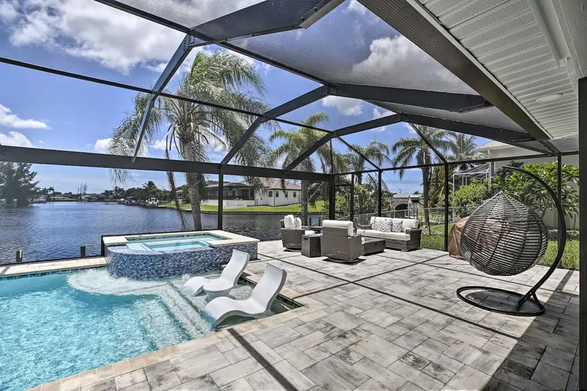 Canal-Front Cape Coral Home: Pool & Patio - Image 1