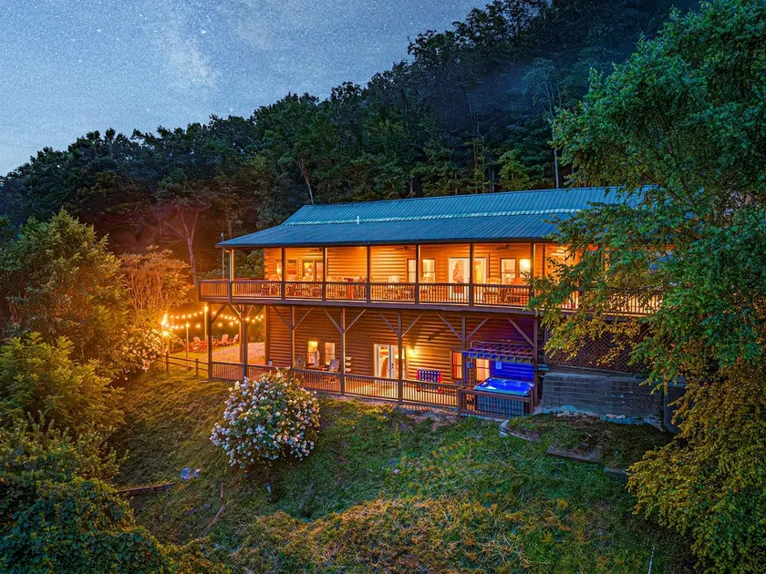 Mtn View Cabin | Relax with Hot Tub & Coffee - Image 1