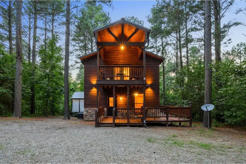 Freedom Hill Hideaway/Private/Hot Tub/Near Broken Bow Lake - Image 1