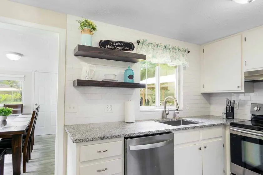 Cozy 4Bd 2.5Bth 35 min from beach & 28 min to Mayo - Image 1