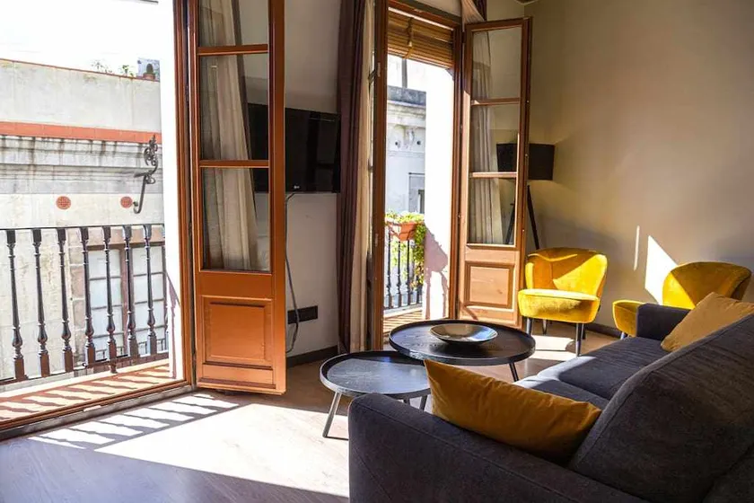Apartment With 2 Bedrooms in Barcelona, With Balcony and Wifi - Image 1