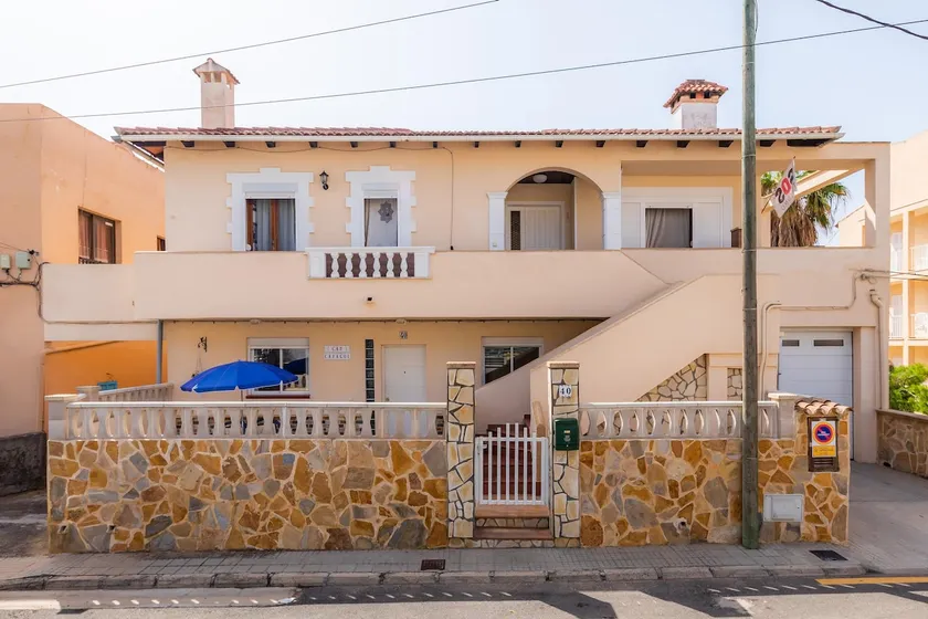 Appartement \"Can Caragol\" avec terrasse privée, A/C & WiFi. - Image 1