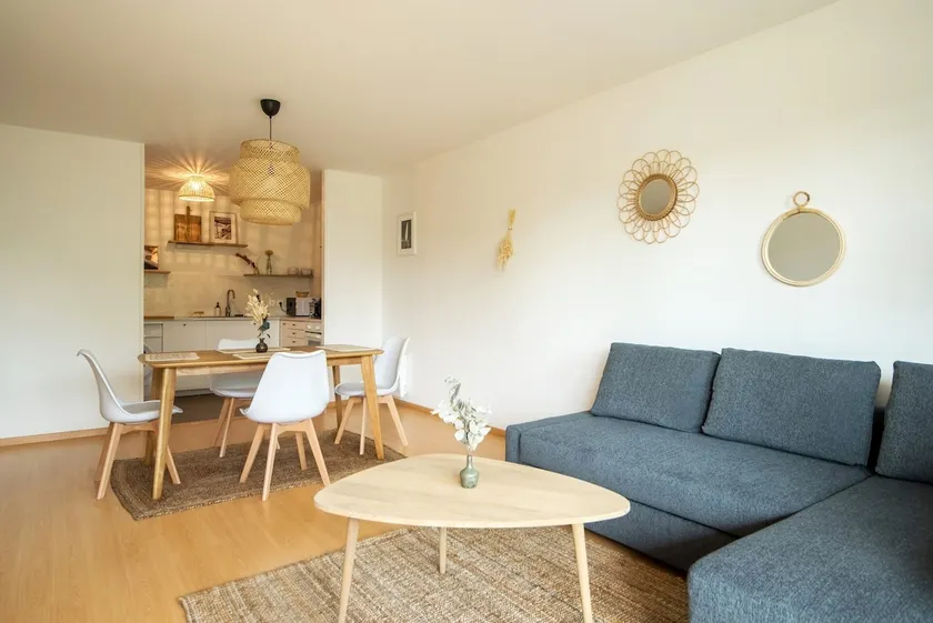 Big apartment near Old Town with Balcony + Parking - Image 1