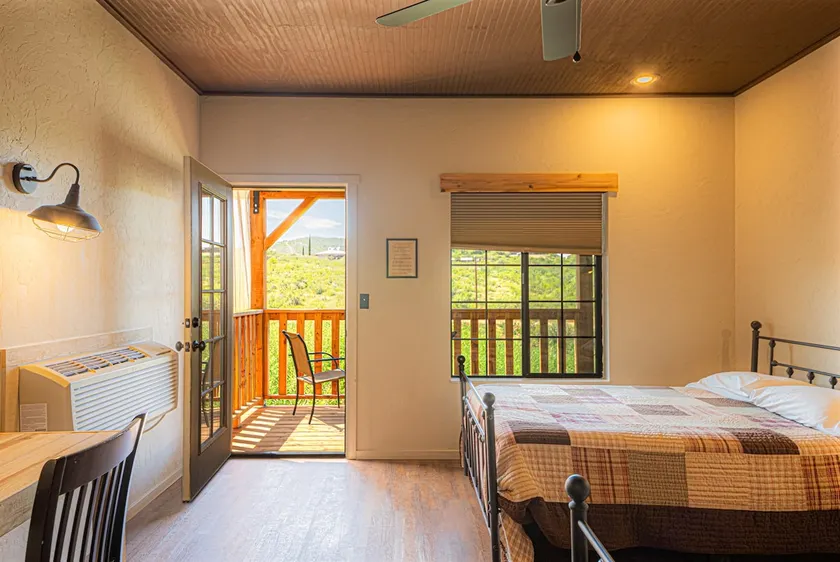 On Allen Street- Walk to everything! Balcony Sunsets! Free Wifi! Miners Cabin #1 - Image 1