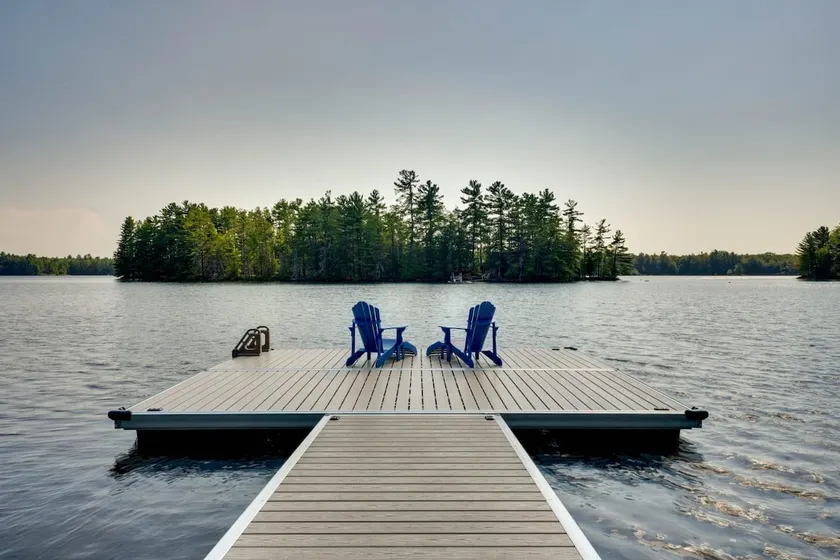 La Belle Vue - Beautiful Sunsets on Long Lake - Image 1