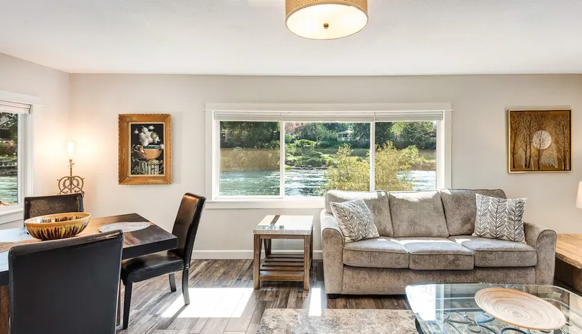 Riverfront Cottage Just Steps From Deschutes River - Image 1