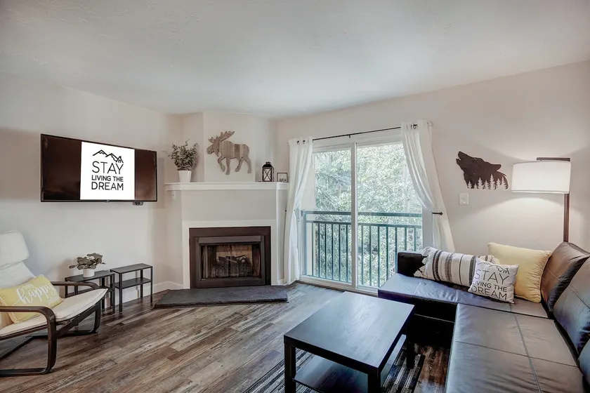 Top Floor Top End Downtown Remodel! Monthly Rates - Image 1