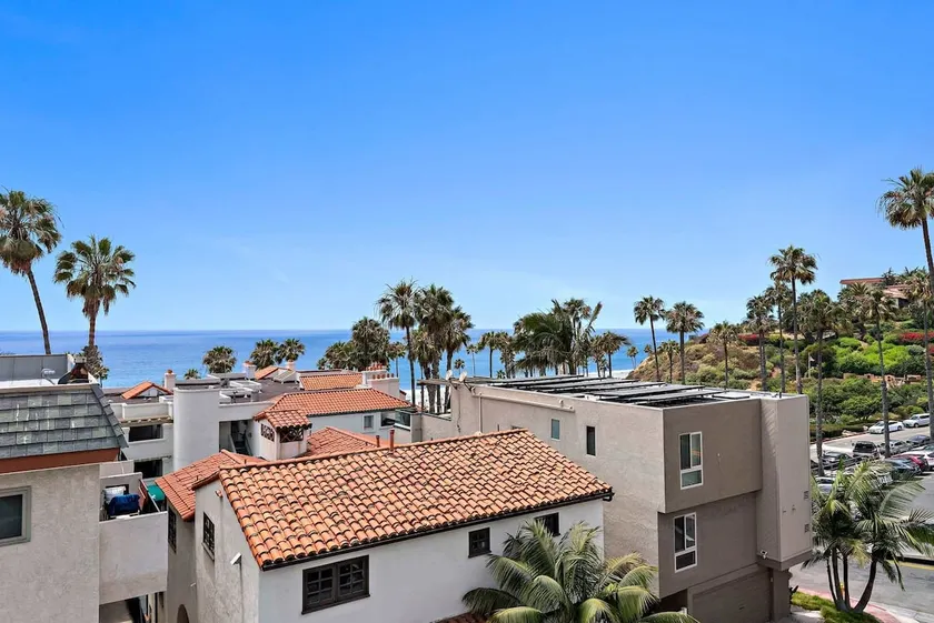 Oceanview Penthouse Walk to beach Bikes Pets ok - Image 1