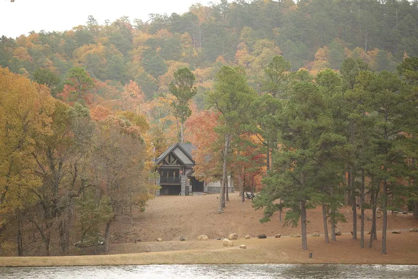Lakeside | Hot Tub | Kayaks | Fishing - Image 1