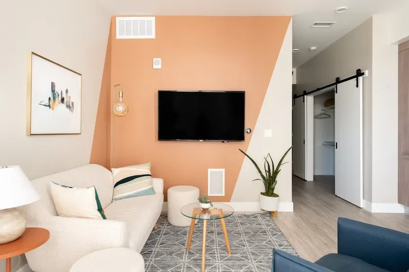 Art-Inspired Loft with Mountain View - Zuni Lofts - Image 1