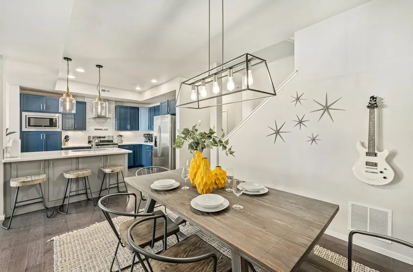 Stylish Music-Inspired Retreat Near Old Town FC - Image 1