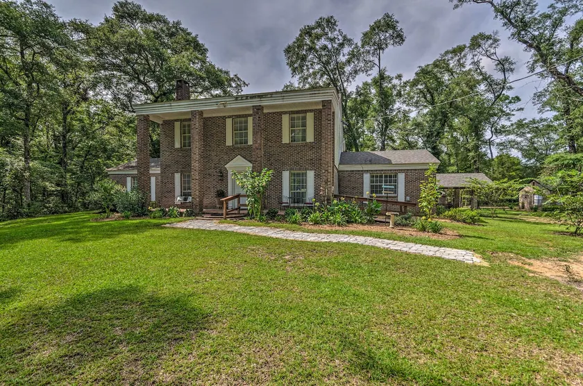 Bonifay Estate with Spring-Fed Swimming Hole! - Image 1