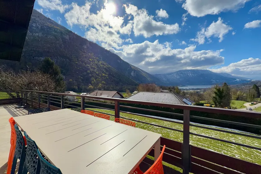 Comfortable Chalet - View of Lake Aiguebelette - Image 1