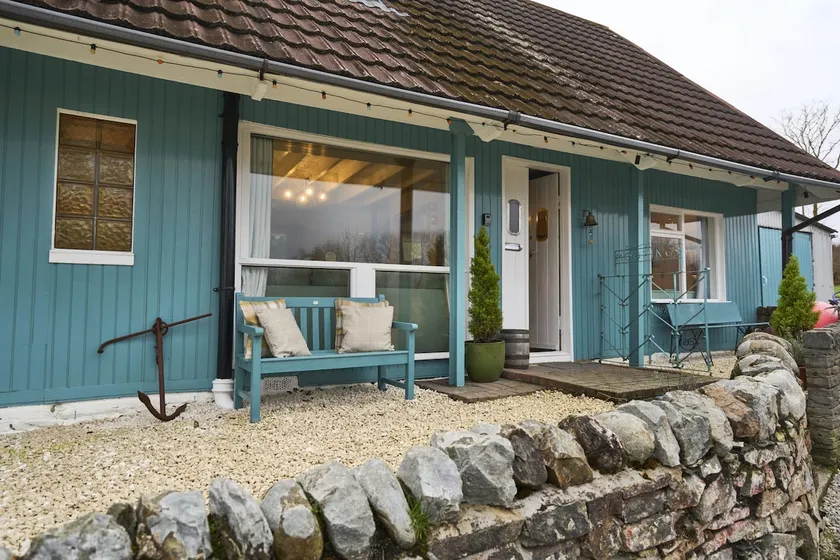 The Moorings, overlooking Loch Fyne - Image 1
