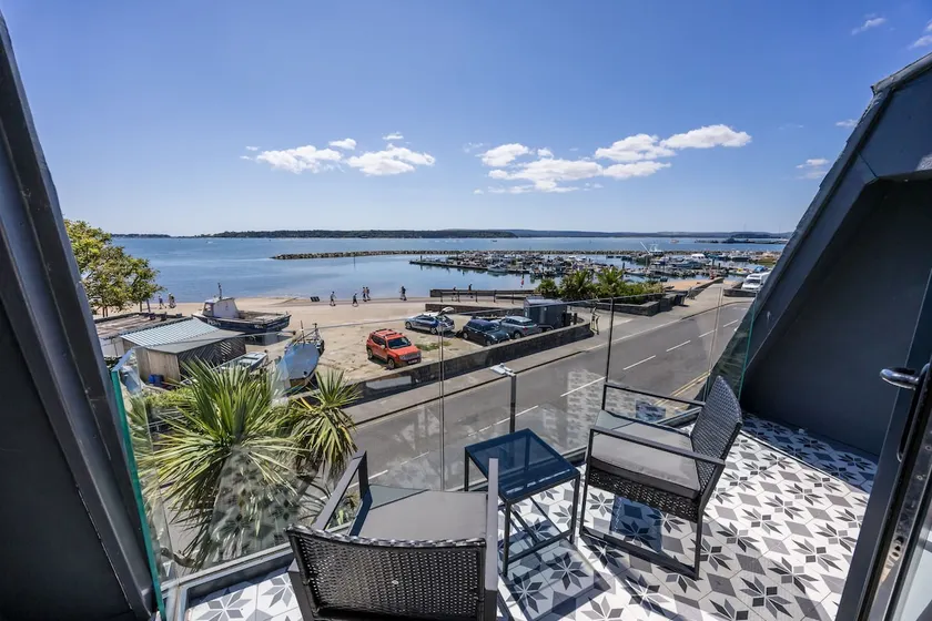 Candle Island View - Superb Harbour Views from Three Floors - Image 1