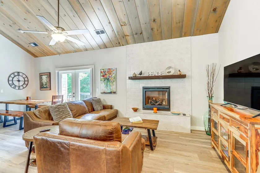 Hike, Fish & Kayak: Murphy Gem w/ Deck & Fire Pit - Image 1