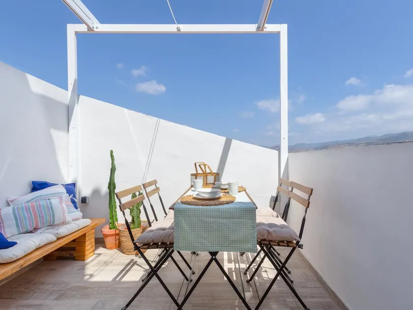 Two bedrooms, terrace and balcony in the center, with incredible views of Malaga - Image 1