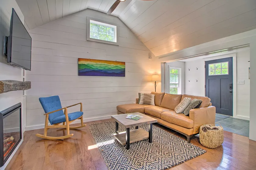 Stylish Mountain Home Near Ski, Golf + Manchester! - Image 1