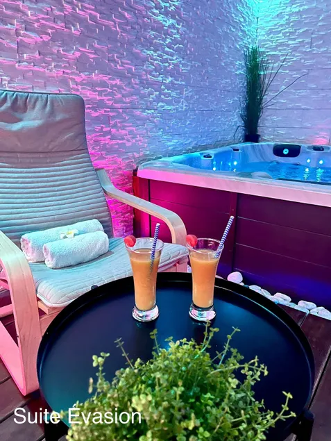 Evasion Suite-Apartment-Suite-Hydromassage-No v - Image 1