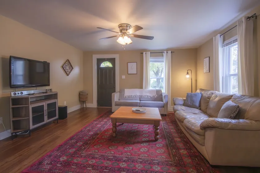 1-BR Gem Near Downtown & Nature Escapes - Image 1