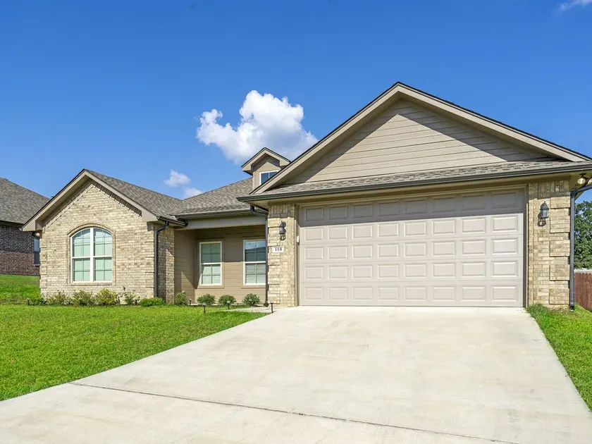 4 bedroom 2 bath Sleeps 8 Longview TX - Image 1