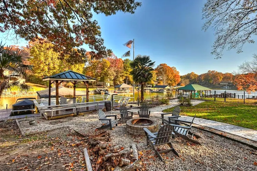 Lakefront Fun | Tiki Bar, Private Dock, Games, SUP - Image 1