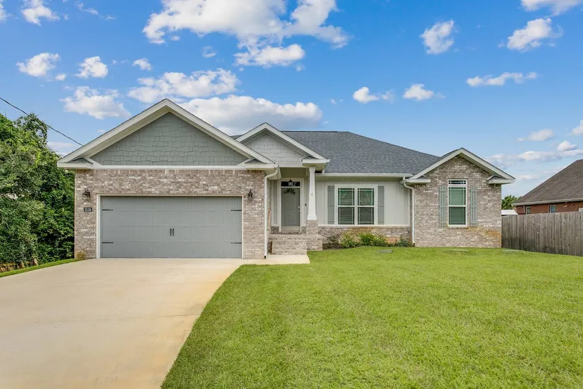 Minutes To Beach |Beautiful New Gulf Breeze Home - Image 1