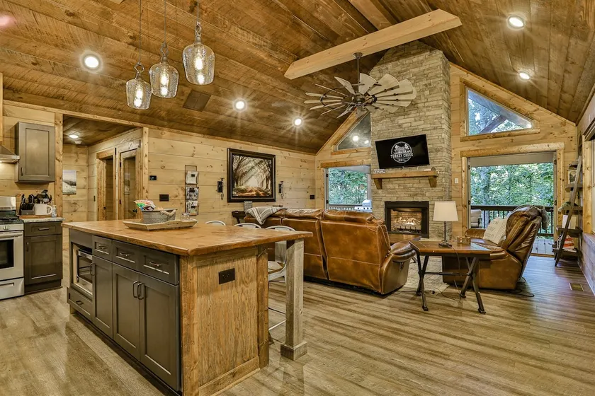 Luxury Creekside~ Hot Tub | Game Room | Fire Pit | Sleeps 8 - Image 1