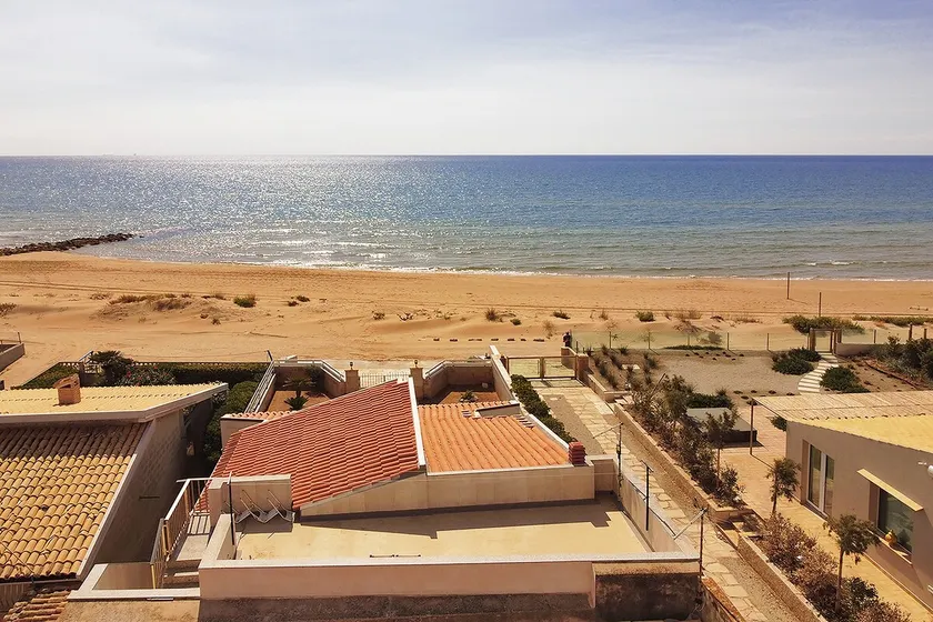Casa Apara- Happy Rentals - Image 1