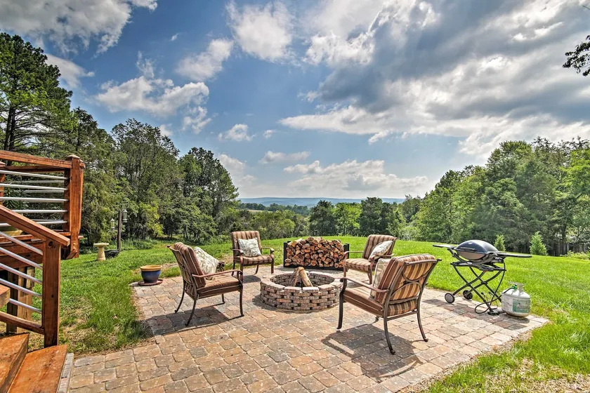 Family Retreat w/ Deck Near Appalachian Trail! - Image 1