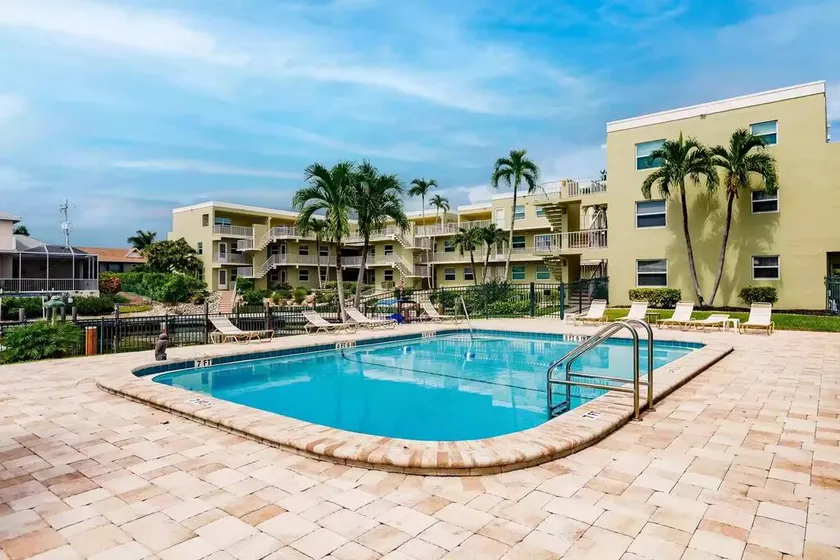 Margaritaville, Steps From The Snook Inn, Olde Marco - Image 1