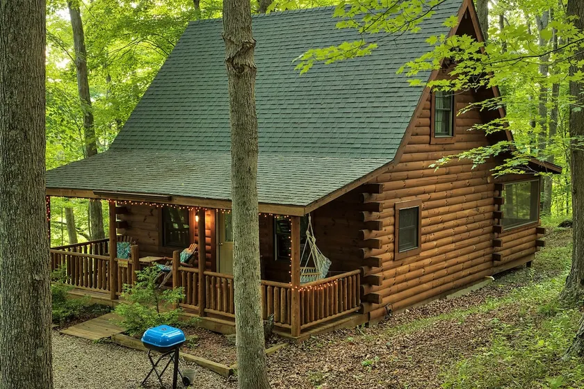 Beechwood Cabin near Ash Cave - Image 1