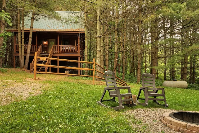 Chicory Cabin near Ash Cave - Image 1