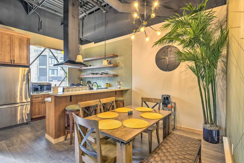 Modern Downtown Apt - Walk to Parks + Cafes! - Image 1