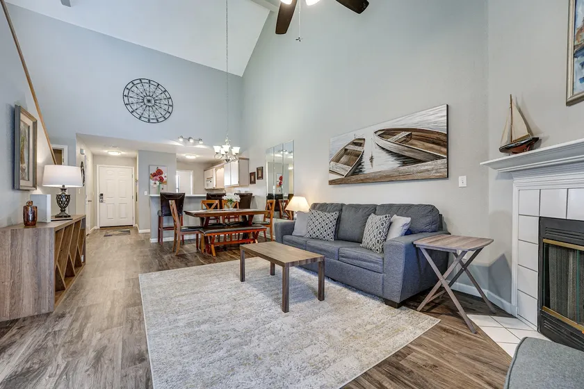 Watefront Branson Condo w/ Screened-In Balcony! - Image 1