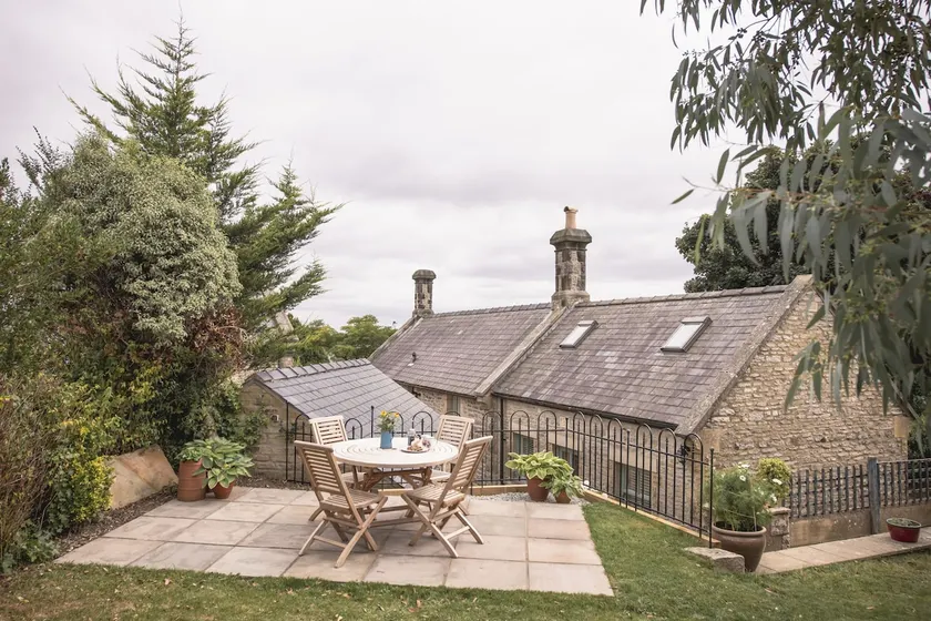 Poachers Cottage - Image 1