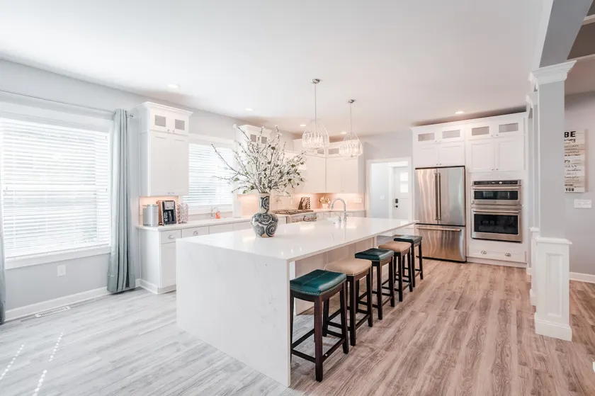 Glamorous, Upscale 5B Hyde Park Home w/Patio - Image 1