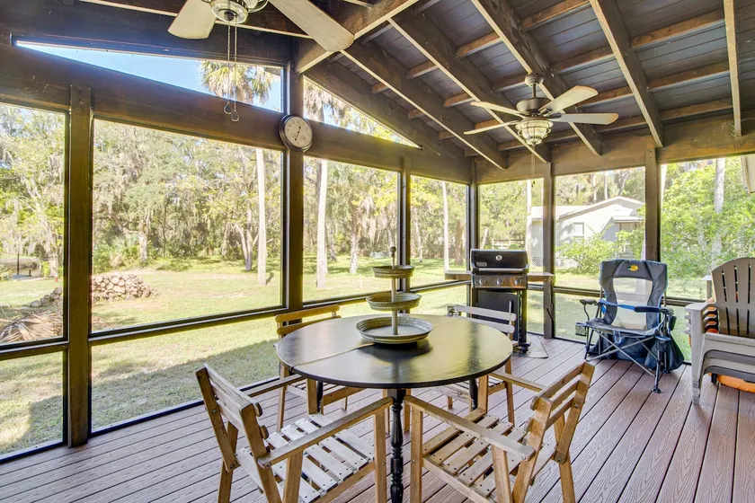 Waterside Angler’s Heaven: Crooked River Fish Camp - Image 1