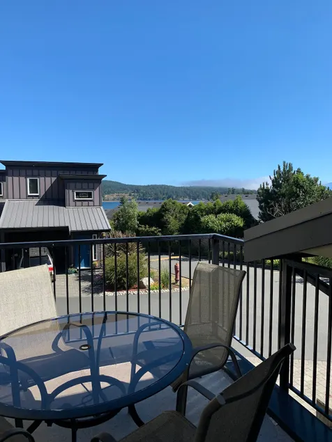Sooke Harbour Resort & Marina - Image 1