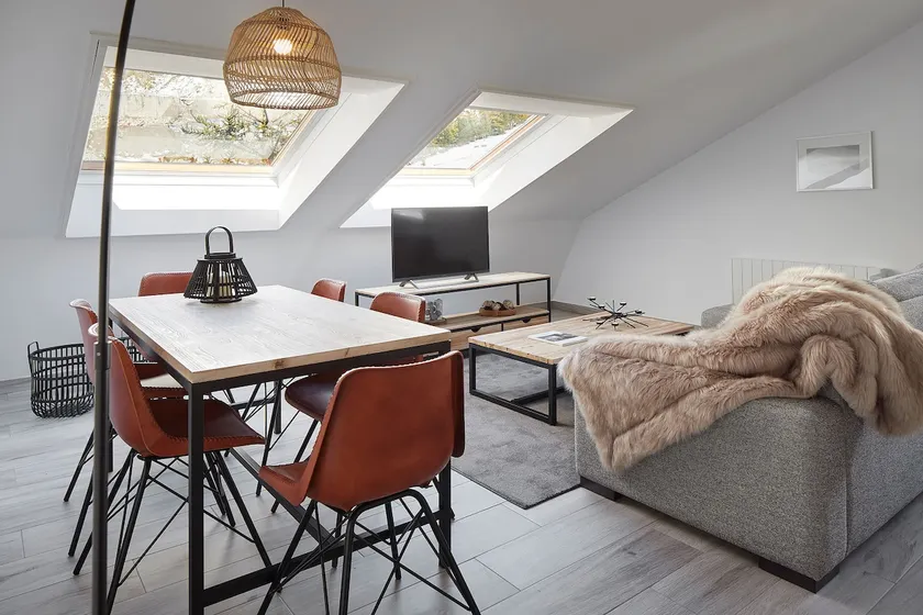 Irissa by FeelFree Rentals - Image 1