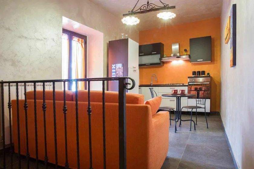 Orange House, entire apartment with terrace - Image 1
